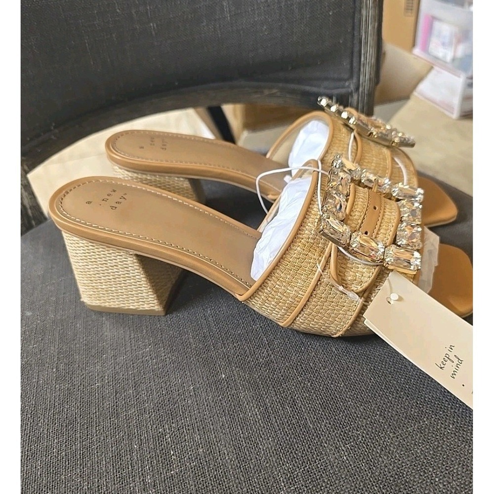 Women's A New Day Size 6 Kathleen Ornamented Block Heels Memory Foam Insole - Picture 2 of 4